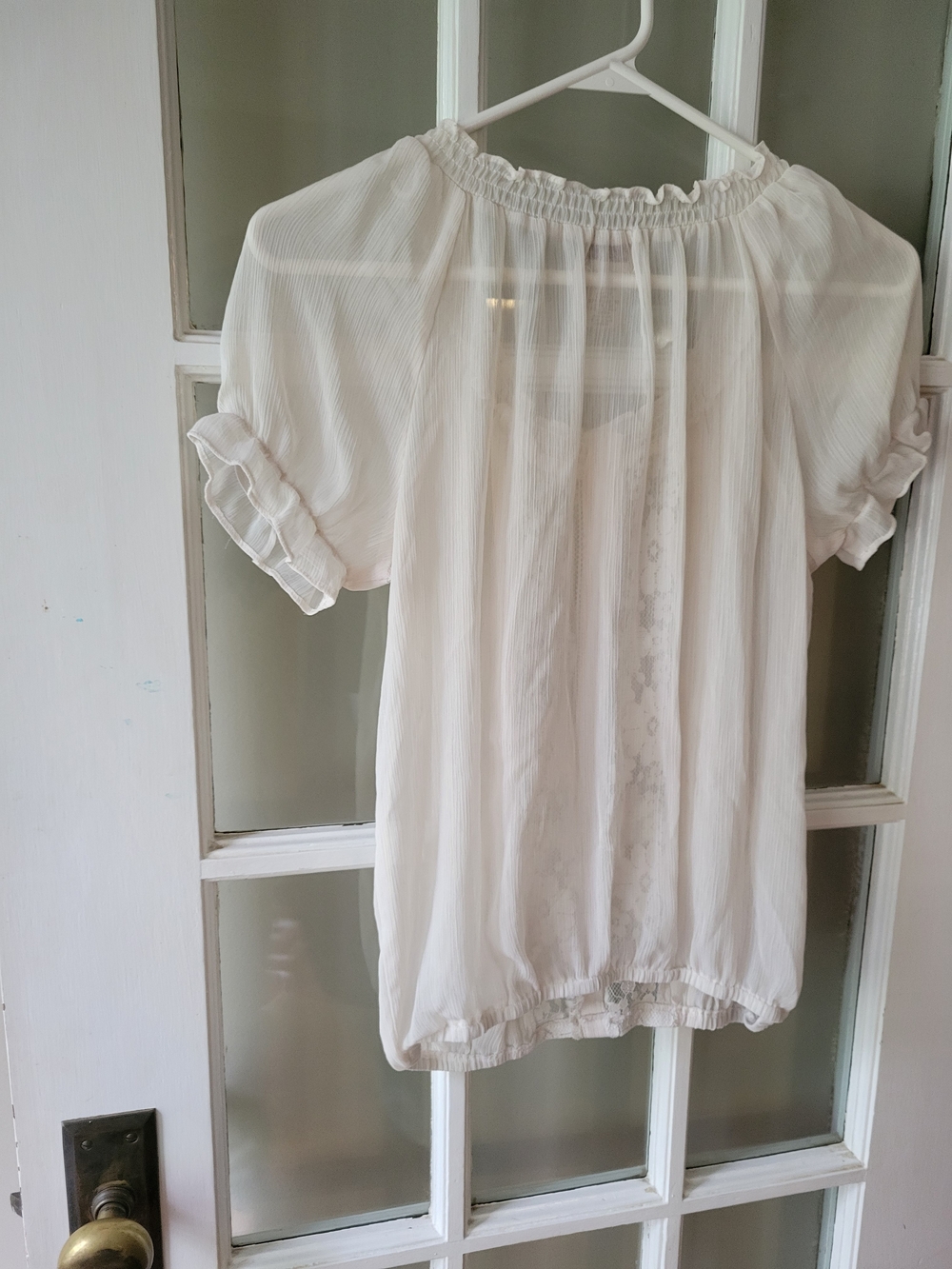 Eyelash Couture Women’s Sheer Delicate cream Top Lace Inserts Size Small Summery - Picture 9 of 13